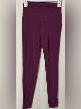 stori. High Waist Tight with Stripes-Mulberry and Onyx Size XXS